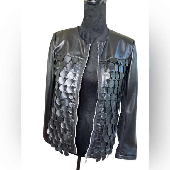 Linea Domani Black Faux Leather Jacket Size 4 | Statement Disc Detail Zip - Picture 2 of 9